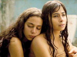 انتشار فيديو فاضح لشقيقة روبي!