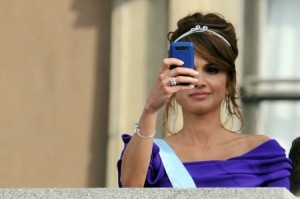 اﻟﻤﻠﻜﺔ راﻧﯿﺎ ﺑﺎﻟﻤﺮﺗﺒﺔ اﻷوﻟﻰ ...!!