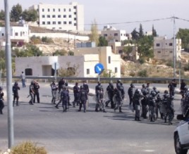 اﻋﺗﺻﺎم ﺑﺎﻟرﺻﯾﻔﺔ ﯾﺗﺣول ﻟﻣﺷﺎﺟرة ووﻗوع إﺻﺎﺑﺗﯾن