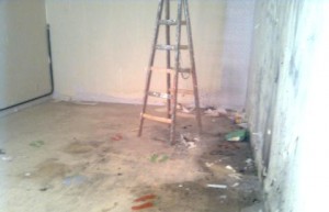 مجهولون يحرقون مصلى في "الزرقاء الخاصة"