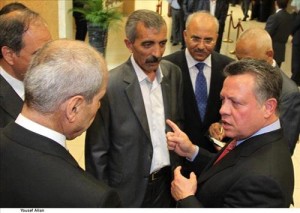 الملك يؤكد دعمه لنقابة المعلمين - صور -