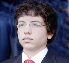 اﻟﯿﻮم .. ﺣﻔﻞ ﺗﺨﺮج وﻟﻲ اﻟﻌﮭﺪ اﻻﻣﯿﺮ اﻟﺤﺴﯿﻦ ﺑﻦ ﻋﺒﺪ ﷲ ﻣﻦ ﻣﺪارس ﻛﻨﺠﺰ اﻛﺎدﯾﻤﻲ