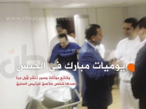 مبارك عن مرشحي الرئاسة: لو مسكوا كشك سجاير حيفلسوه وإيه الدقون دي كلها؟!