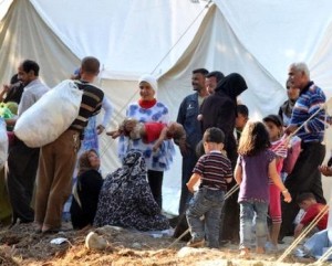 لاجئون سوريون يضربون عن الطعام ويشكون