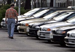 تعميم على الوزارات والمؤسسات بالتوقف عن شراء السيارات والاثاث