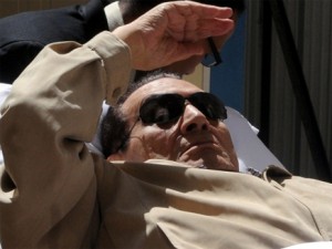 مبارك مُعرض لجلطة بالمخ ومنع سوزان من زيارته