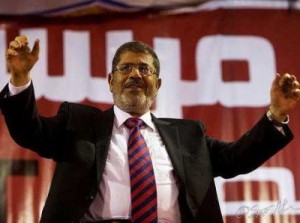 الجارديان” تكشف الخطأ الذي ارتكبه المجلس العسكري ففاز مرسي بالرئاسة