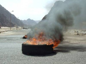 القويسمة: حرق اطارات احتجاجاً على انقطاع المياه