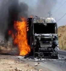 احتراق حافلة تنقل معتمرين على طريق شويعر