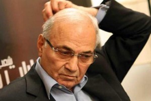 صحيفة: شفيق "يهرب" الى "الامارات" بعد بدء التحقيق معه في هدر اموال