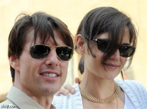 كاتي هولمز تطلب الطلاق من توم كروز .. صور