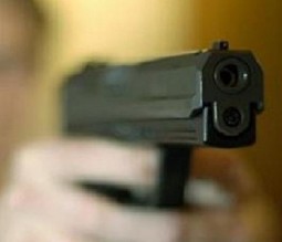 مقتل شاب برصاصة من شقيقه «خطأ» اثناء الاحتفال بتخرجه