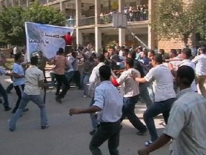 مشاجرة في اليرموك على خليفة اعتداء احد الطلبة على صورة لجلالة الملك