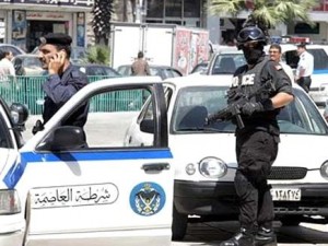 دهس شرطي في إربد وطعن آخر في جرش