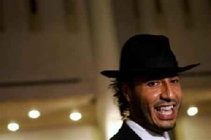 الساعدي القذافي يرقص ويغني في النيجر‏