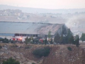 القاء القبض على ليبيين أحرقوا أكاديمية الشرطة.. وإصابة عدد من رجال الامن..صور