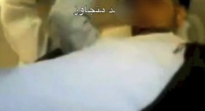 ايران:سخط شعبي لظهور احد الأئمة يتحرش بسيدة في حافلة .. فيديو