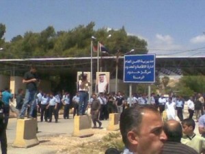 صاروخ لجيش الاسد يقع بالمنطقة الحدودية المحرمة وانتشار موسع للجيش الاردني