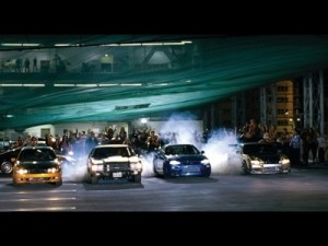 طريق المطار يتحول الى Fast And The Furious على يد أولاد الذوات!