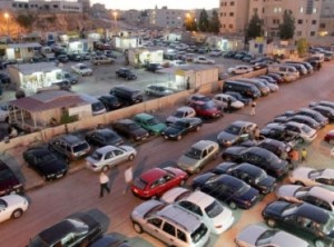 الحكومة: لا رجعة عن قرار وقف استيراد السيارات التي يزيد عمرها على 5 أعوام