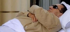 حسني مبارك يهدد بالإضراب عن الطعام