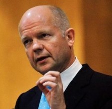 الخارجية البريطانية: نعمل على عزل الأسد