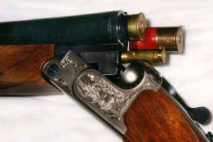 ﻣﻮاطﻦ ﯾﻘﺘﻞ ﺻﺎﺣﺐ ﻣﺤﻞ ﺧﻀﺎر ﺑﺎﻟـ "ﺑﻮﻣﺐ اﻛﺸﻦ"ﻓﻲ ﺳﺤﺎب !