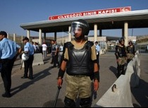 معبر باب الهوى بين سوريا وتركيا بأيدي اسلاميين غير سوريين