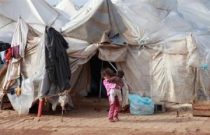 اول دفعة من النازحين السوريين تدخل العراق