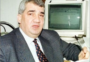 “الغارديان”: رياض سيف الأكثر حظا لترؤس الحكومة الانتقالية في سورية