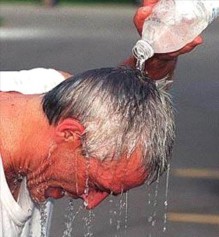 رواج لاصقة طبية تمنع عطش الصائم.. وعلماء الدين يرفضونها