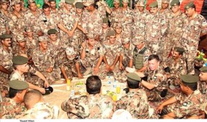 الملك يزور احدى وحدات حرس الحدود الشمالية