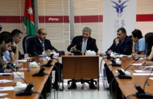 "الوطني لحقوق الانسان" قلق لاستمرار التعذيب ويستنكر تقييد الانترنت