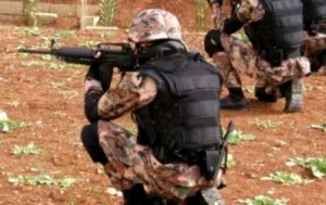 الان  صباح السبت.. قتال بالاسلحة الثقيلة بين القوات الاردنية والسورية ..!