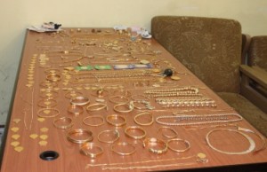 القبض على سارق مصاغ ذهبي بقيمة 300 الف دينار