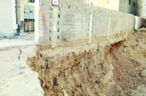 اخلاء ثمان اسر من عمارة في البيادر بعد تصدعها