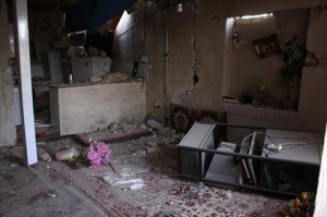 153 قتيلا و1300 جريح في زلزالي ايران .. صور