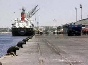 اضراب شامل لموظفي وعمال ميناء العقبة اليوم