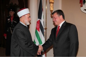 الملك يقيم مأدبة افطار لعلماء الدين الاسلامي ورجال الدين المسيحي .. صور