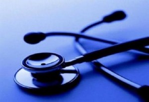 الاعتداء على ممرض بالضرب وأخرى بالشتائم