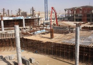 الكسبي : 75 % نسبة الانجاز بمشروع توسعة طريق المطار