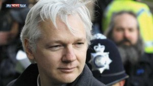 الإكوادور تمنح أسانج اللجوء السياسي