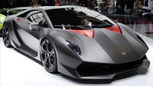 لامبورغيني بصدد صنع سيارة سعرها 2.2 مليون دولار