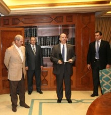 الأمير فيصل بن الحسين يؤدي اليمين الدستورية نائبا للملك