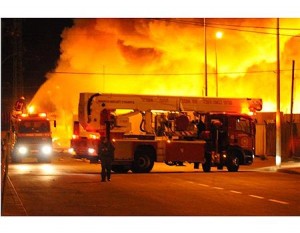 حريق كبير لمستودع "كوشوك" في سحاب