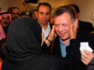 الملك يفتتح مركز الحسا الطبي .. صور