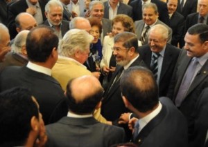 كواليس لقاء مرسي بالفنانين .. فيديو