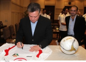 الملك يلتقي نشامى المنتخب .. صور