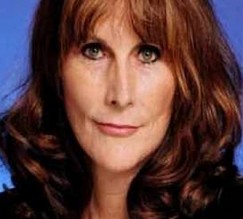 بالفيديو.. بطلة الفيلم المسيء تعتذر للمسلمين وتبكي على الهواء