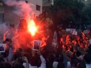 مجلة "تشارلي ايبدو" الفرنسية الساخرة ستنشر رسوماً للنبي الكريم الأربعاء